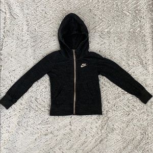 🍍4/$20🍍 Dark gray Nike sip up hoodie